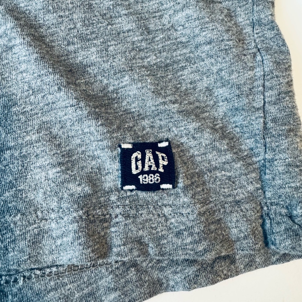 Gap Kids Boys Long Sleeve Gray V Neck Shirt Size L / 10 Great Condition - Picture 3 of 6